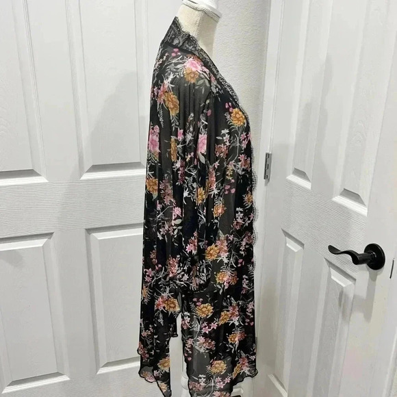 Established 1946 Floral Kimono with Lace Trim - Picture 5 of 6